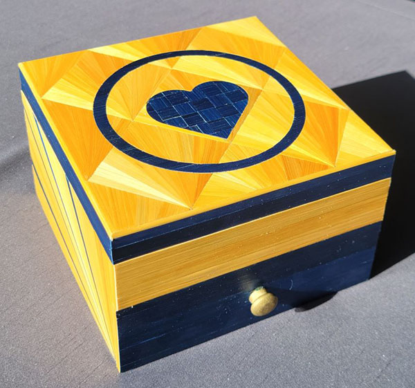 JenniferTriboulard_Boite-a-bijoux-coeur-bleu-encercle